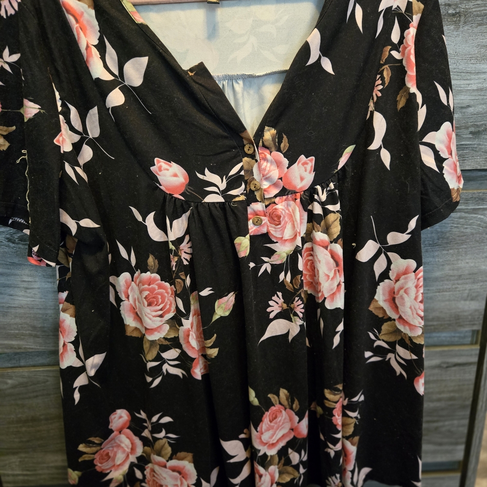 Chic Black and Pink Top
